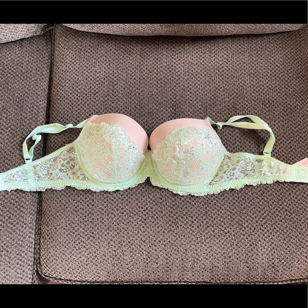 Victoria’s Secret Dream Angels Bra 34DD